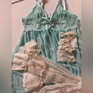 Victoria's Secret Lace gloves